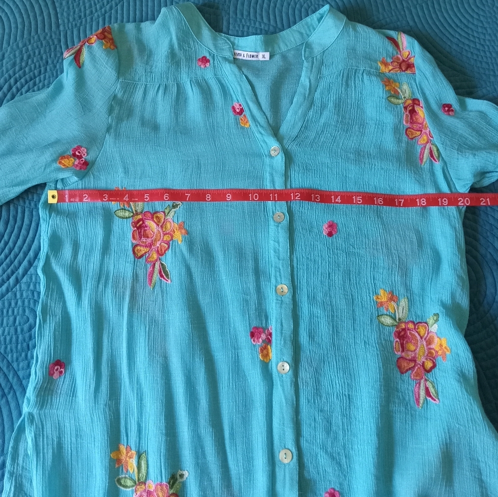 Figueroa & Flower Aqua Embroidered Boho Blouse - Picture 10 of 11